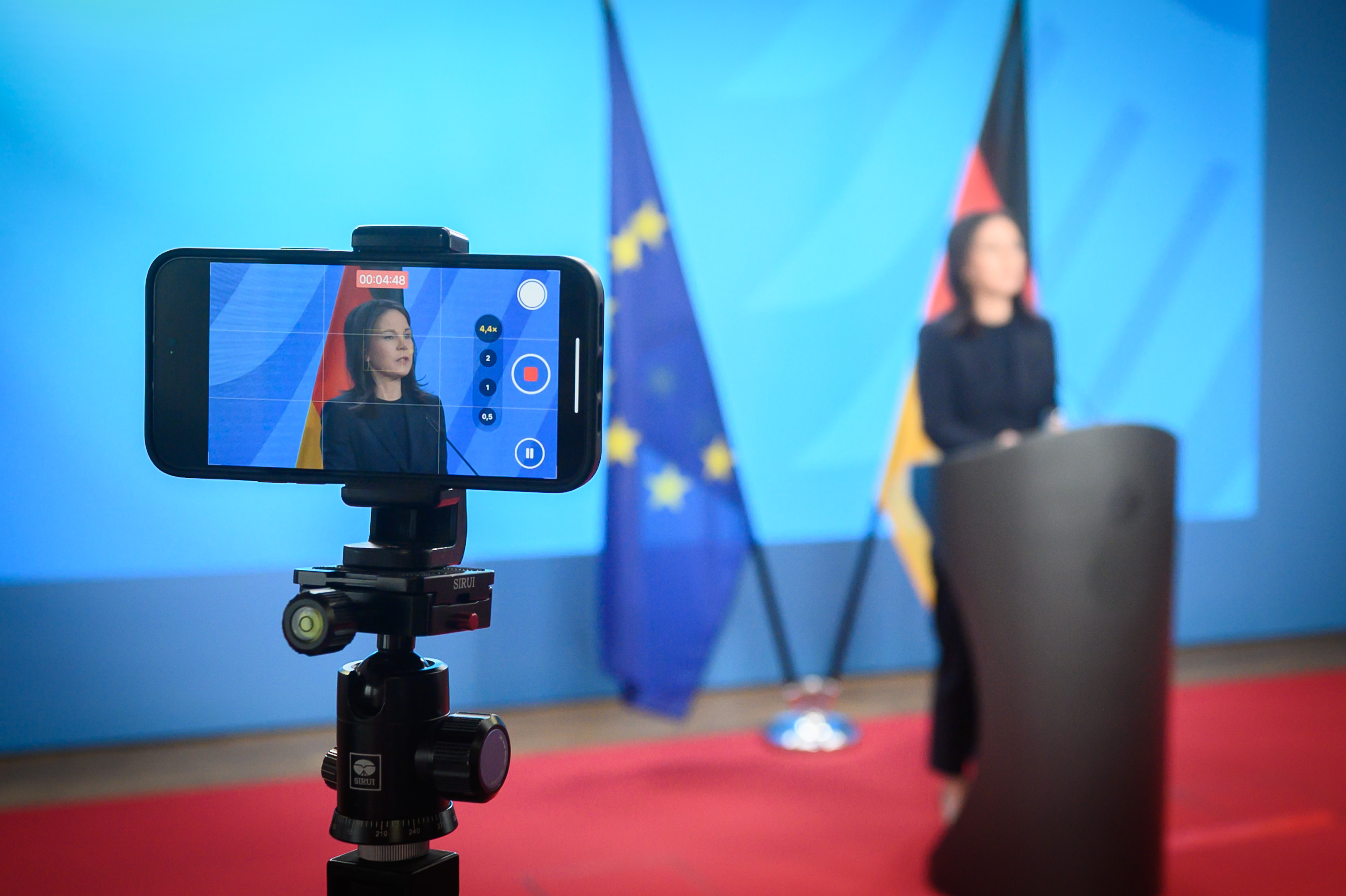 Berlin, Pressestatement Baerbock zur Unterstützung der Ukraine