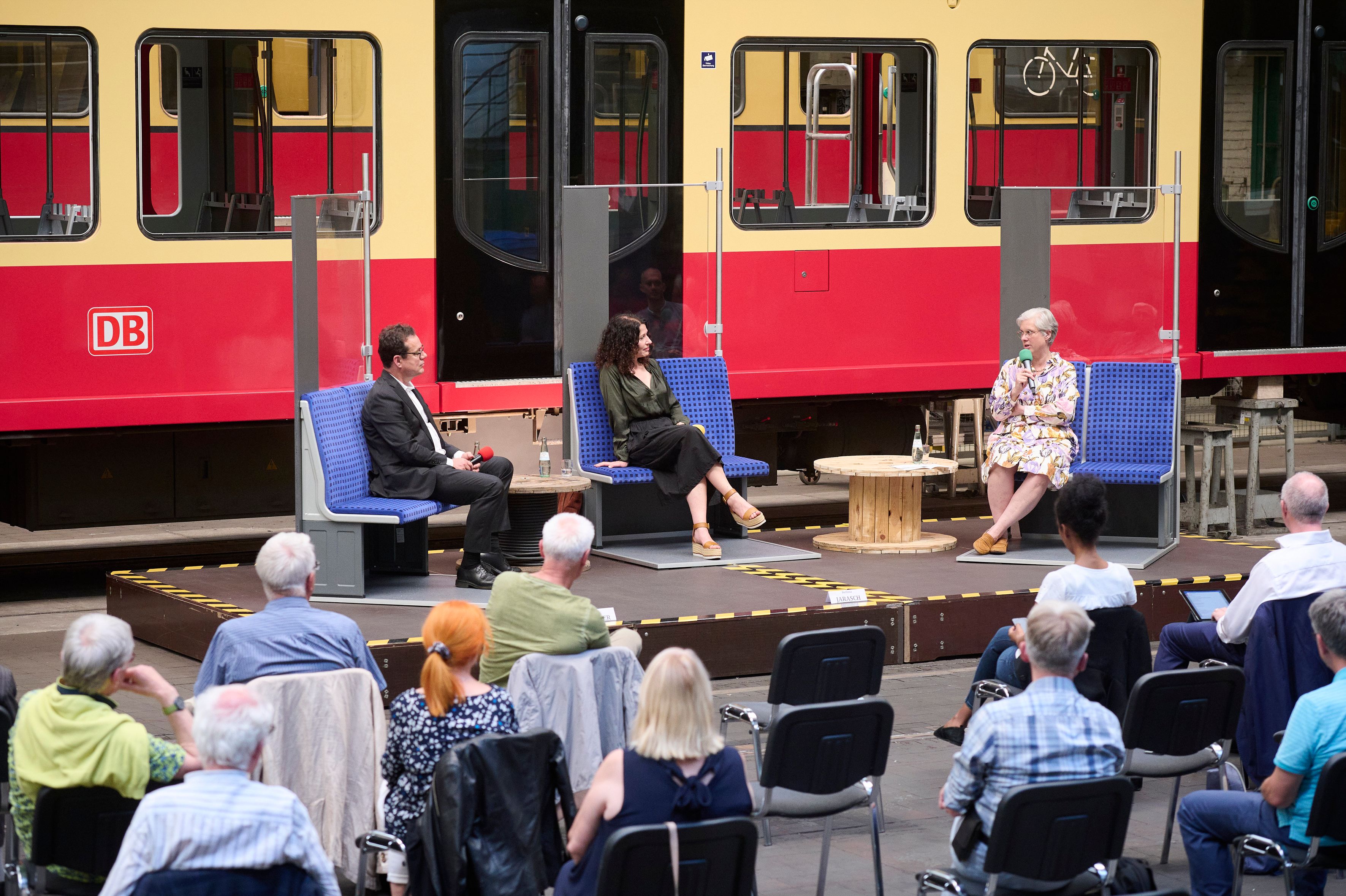 20220704_AdoraPress_DiskussionJaraschKreienkampBuchnerBerlin_566